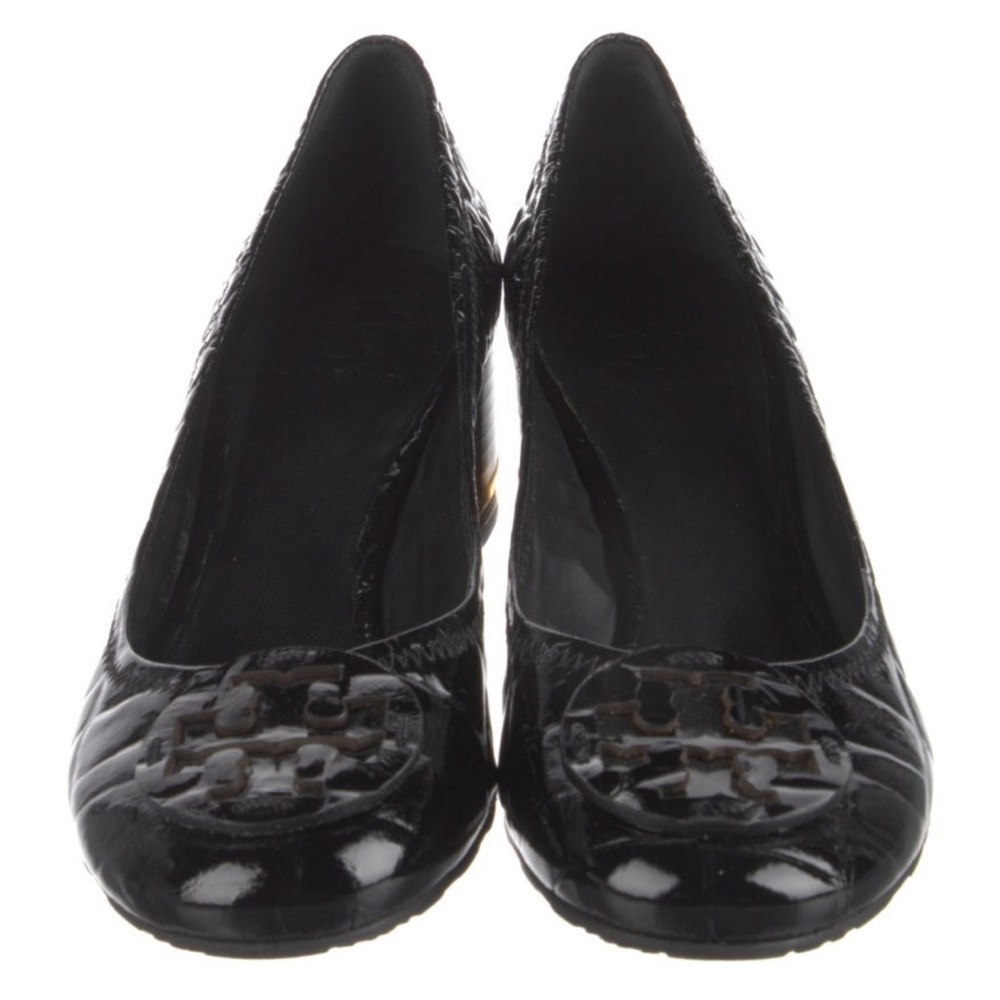 Tory Burch Black leather Embossed Pumps - Picture 2 of 10
